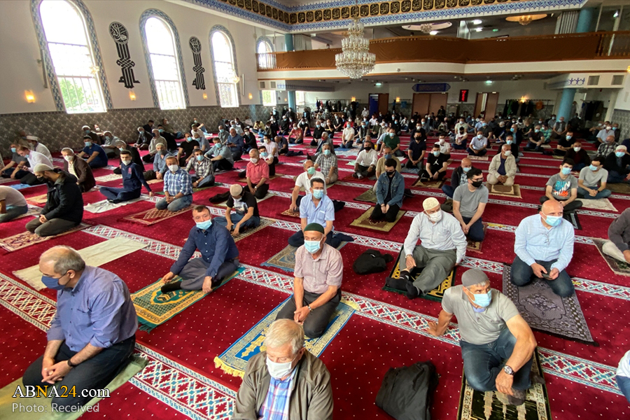 تصاویری از نخستین نماز جمعه در هلند پس از کرونا
