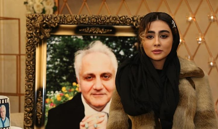 چهره ها/ ستاره حسینی در کنار قاب عکس علی معلم