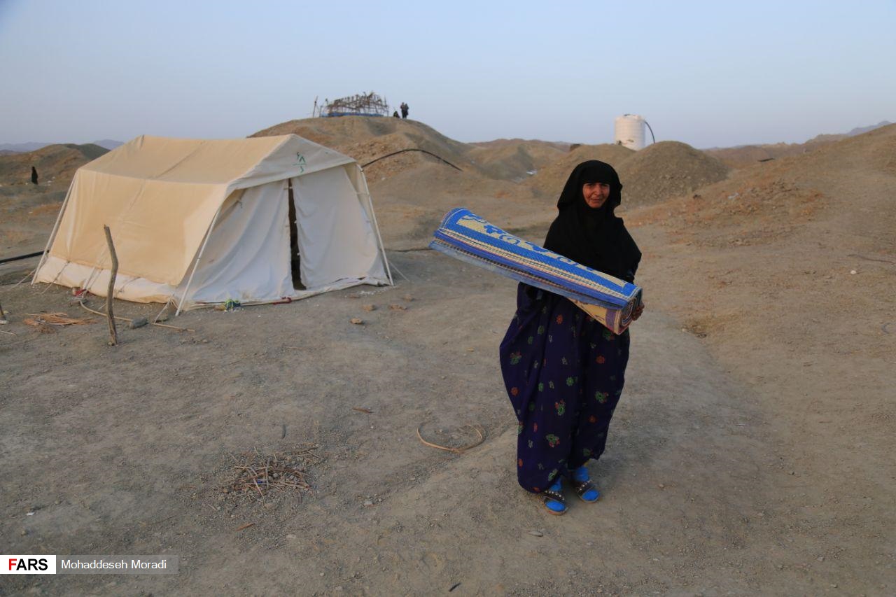 «زاچ و داربست» هم‌‌چنان در چادر