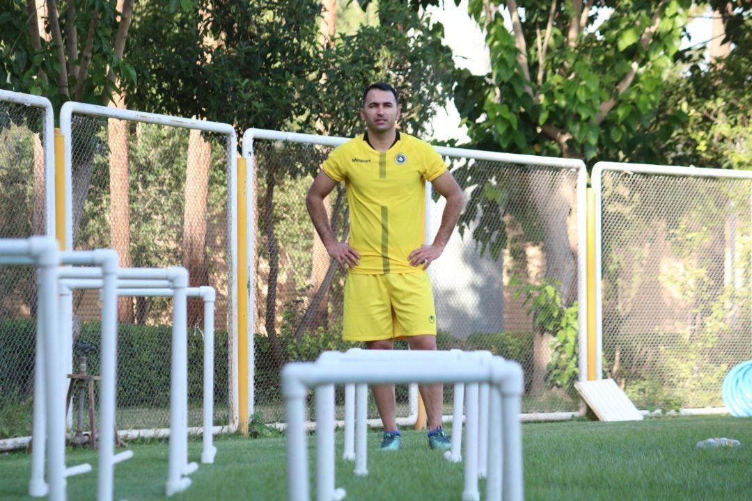 عزت و تلاش دوباره برای بازگشت به ترکیب سپاهان