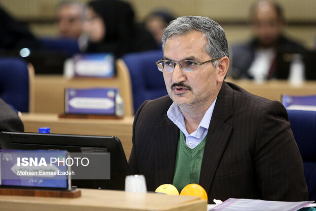 شهردار مشهد برای استعفای معاونش از شورا تذکر گرفت