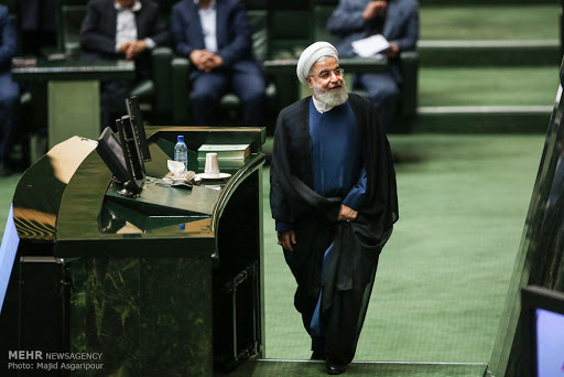 جمع شدن ۲۰۰ امضا برای سوال از روحانی خوشحالی ندارد