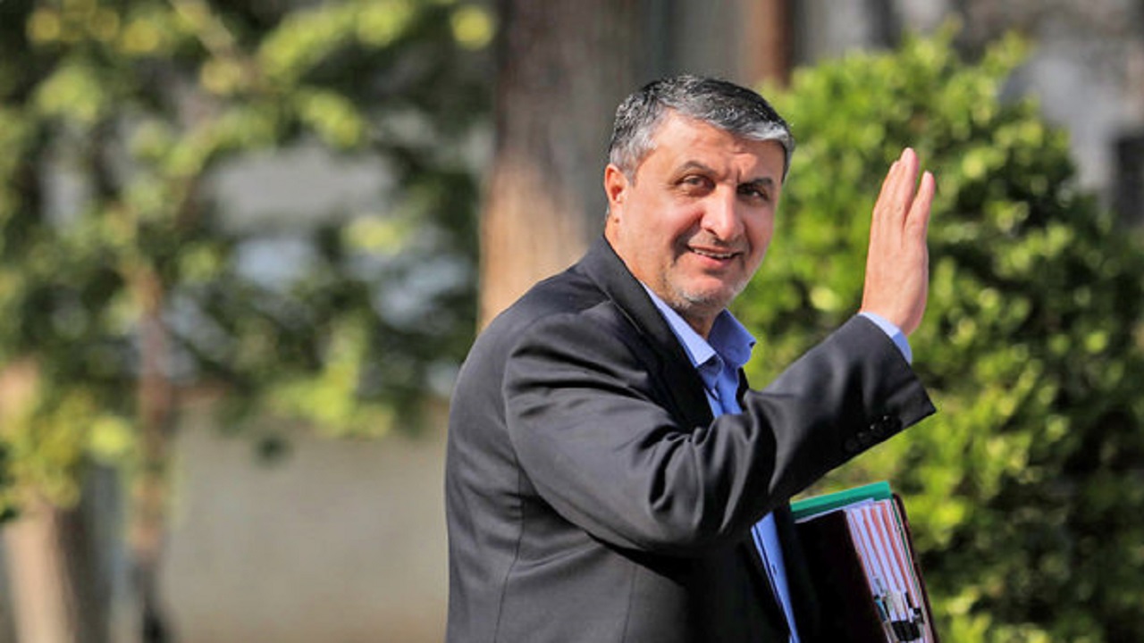 وزیر راه و شهرسازی وارد زاهدان شد