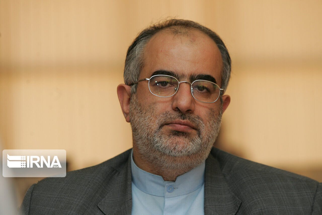 آشنا: ایران برای مقابله با فشار حداکثری باید از منطقه شروع کند
