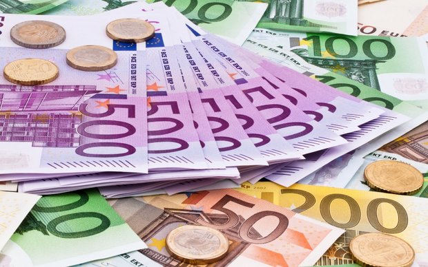 افزایش نرخ رسمی پوند و کاهش قیمت یورو