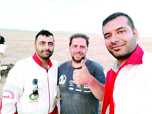 ماجرای نجات توریست های اهل چک توسط امدادگران هلال ‌احمر قم از باتلاق 