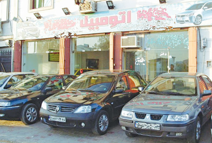 قیمت خودرو در بازار کاهش می‌یابد