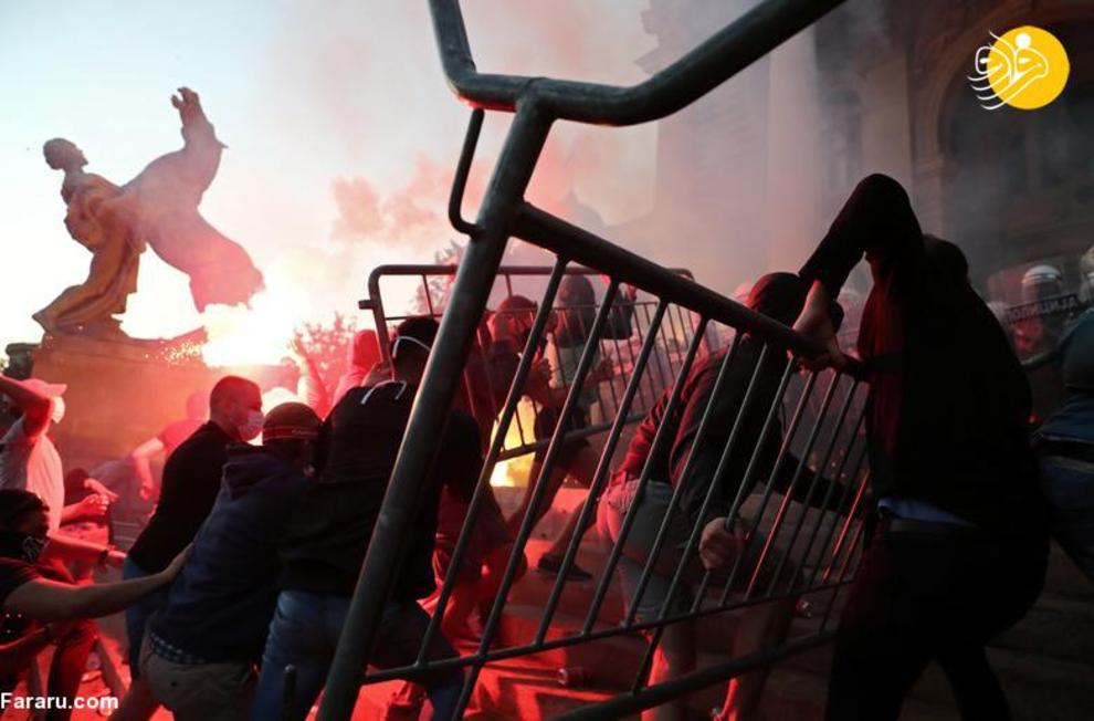 درگیری خشونت بار پلیس صربستان با معترضان