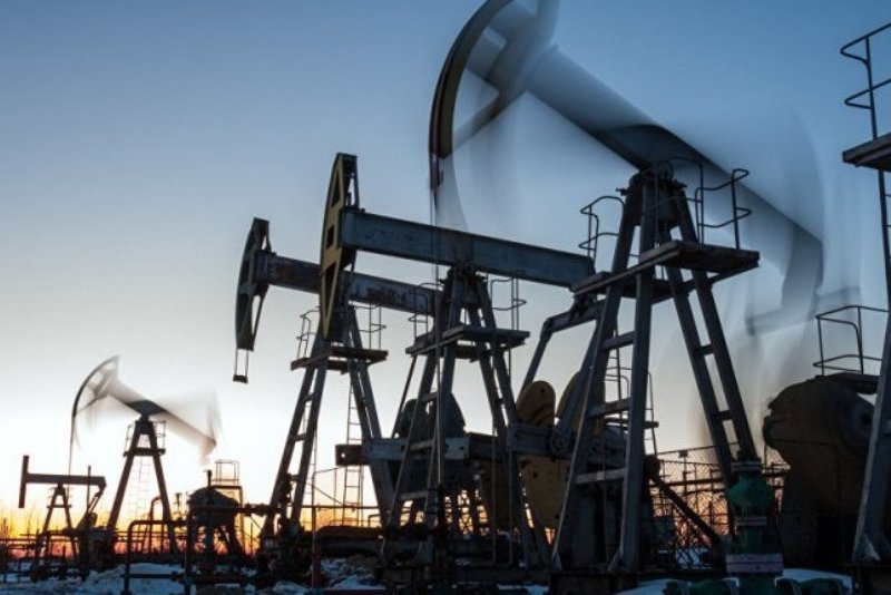 قیمت نفت خام بیش از ۴ درصد سقوط کرد