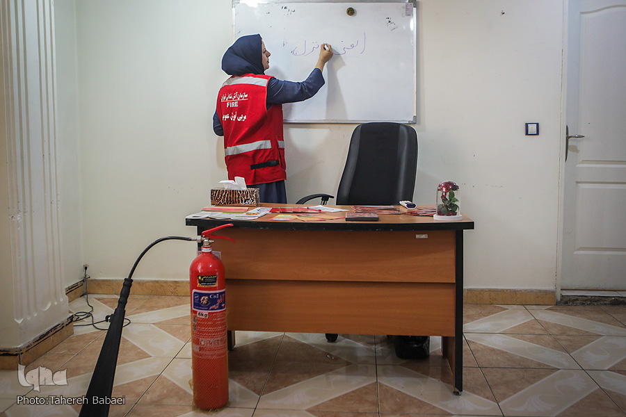 عکس/ گوهر عفاف در لباس خدمت به جامعه