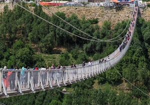 طولانی‌ترین پل معلق کشور در ازناو خلخال ساخته می‌شود