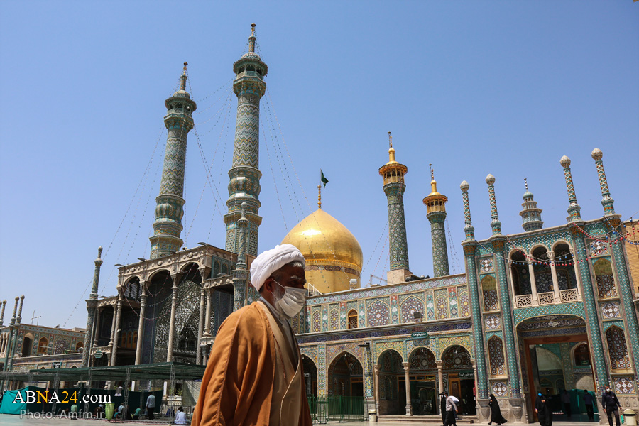 حضور زائران با ماسک در حرم مطهر حضرت معصومه(س)