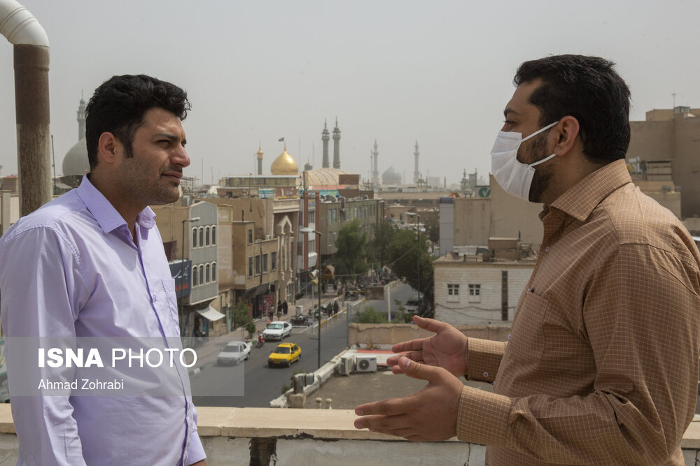عکس/ وزش باد و خیزش گرد و خاک در قم
