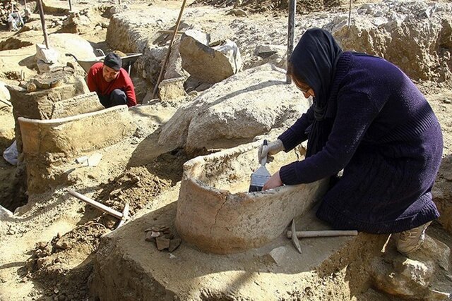 کشف سنگواره های باستانی از یک موجود در اسفراین