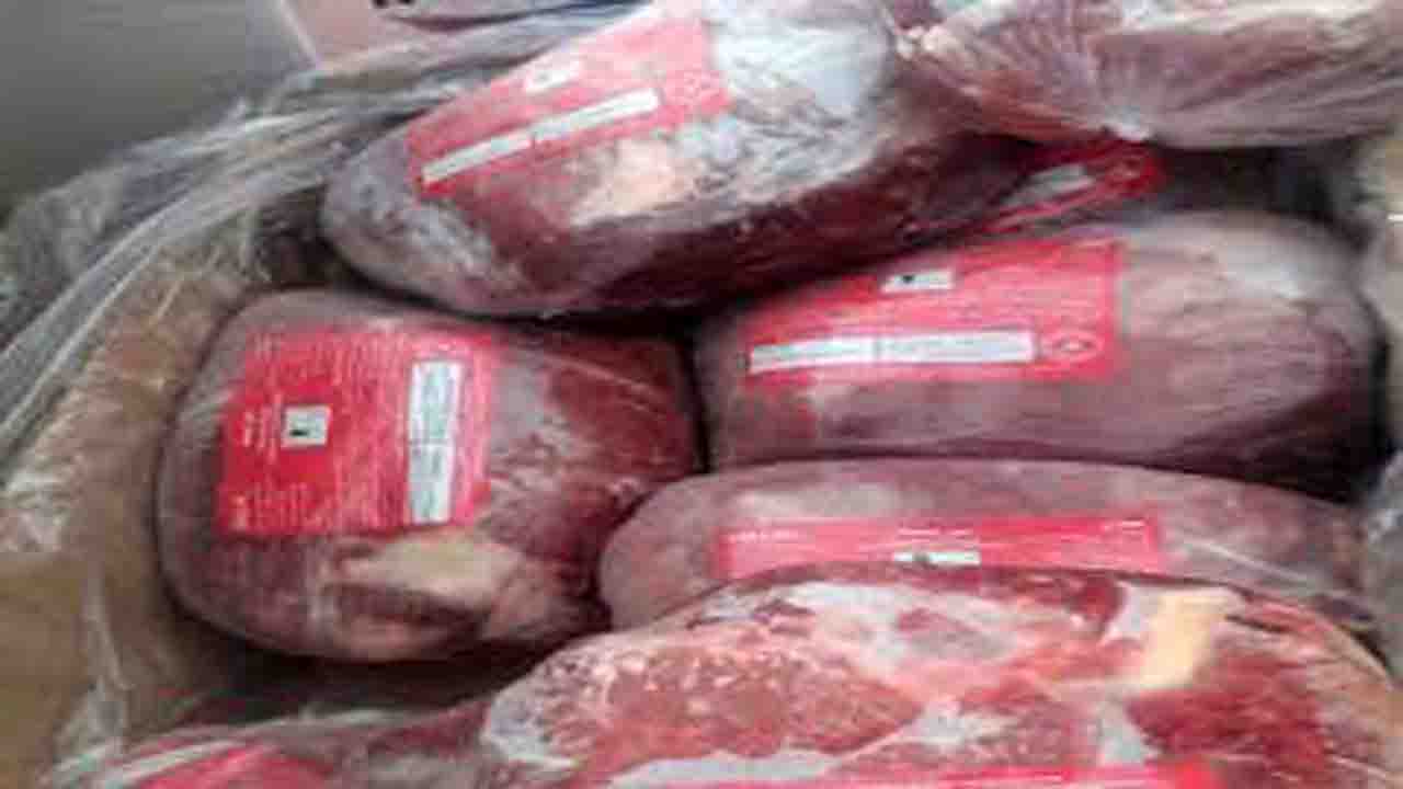 توقیف خودوری حامل گوشت قاچاق در گلوگاه