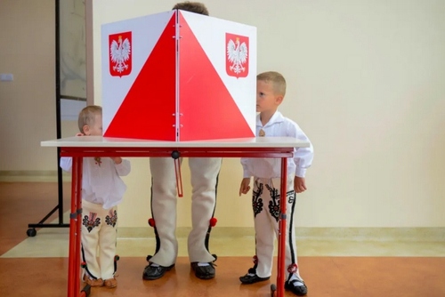 تصویری خاص از برگزاری انتخابات در لهستان