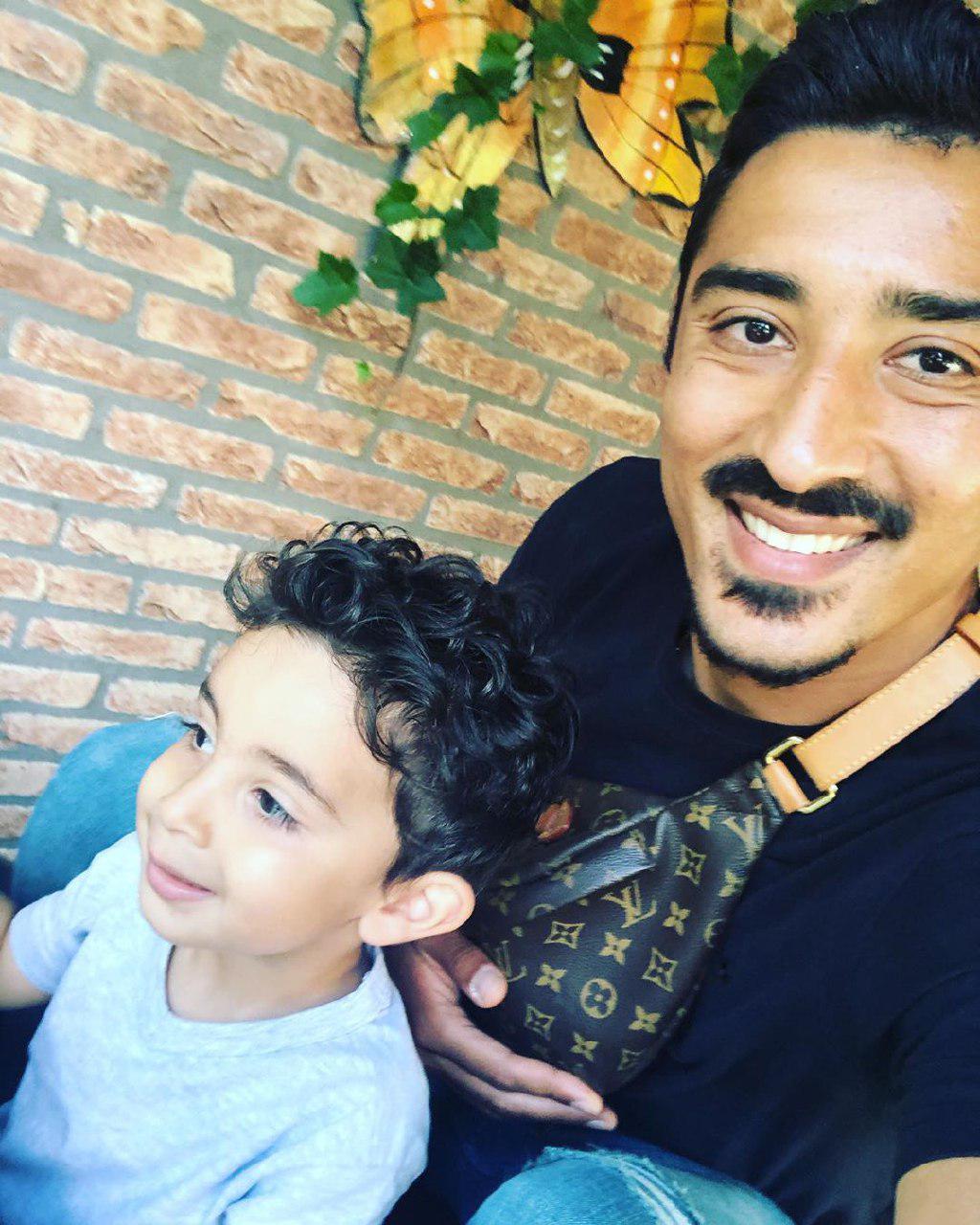 چهره ها/ سلفی خندان رضا قوچان‌نژاد و پسرش
