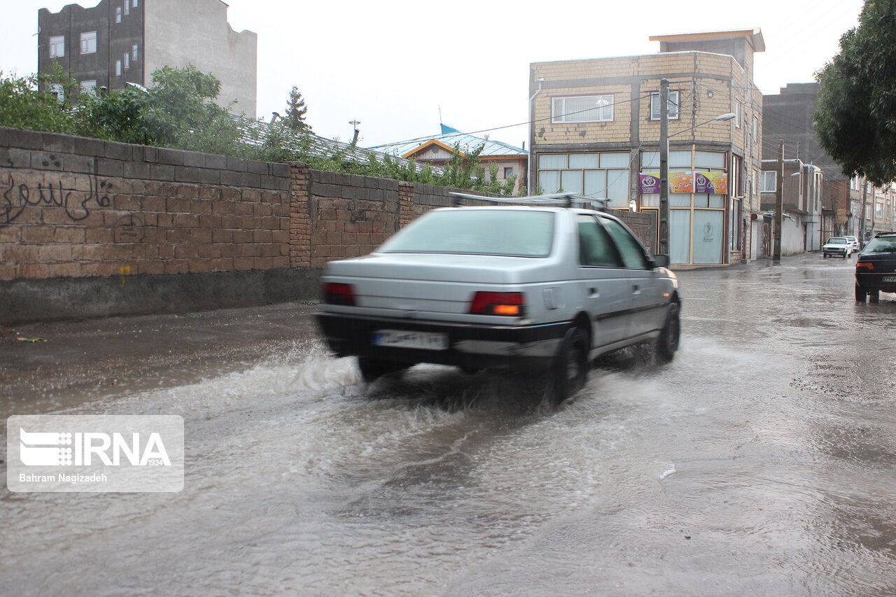 باران شدید و جاری شدن سیلاب در خلخال