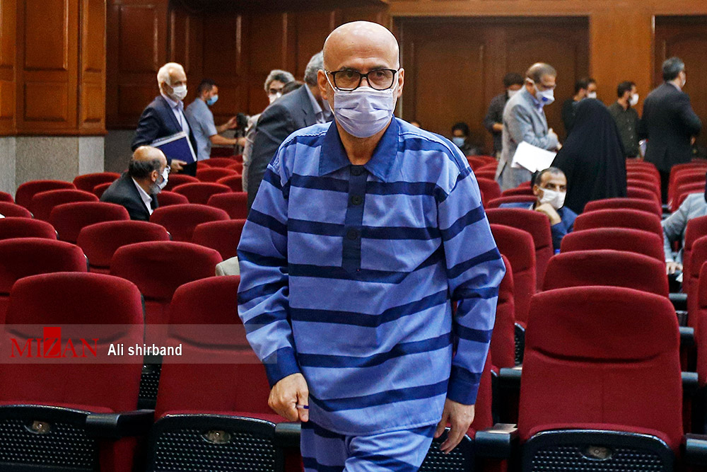 عکس/ جلسه دادگاه اکبر طبری و متهمان دیگر