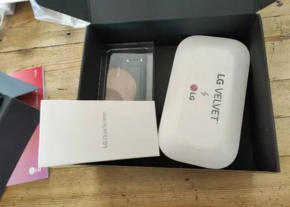 دستگاه ضدعفونیکننده فرابنفش LG برای موبایل