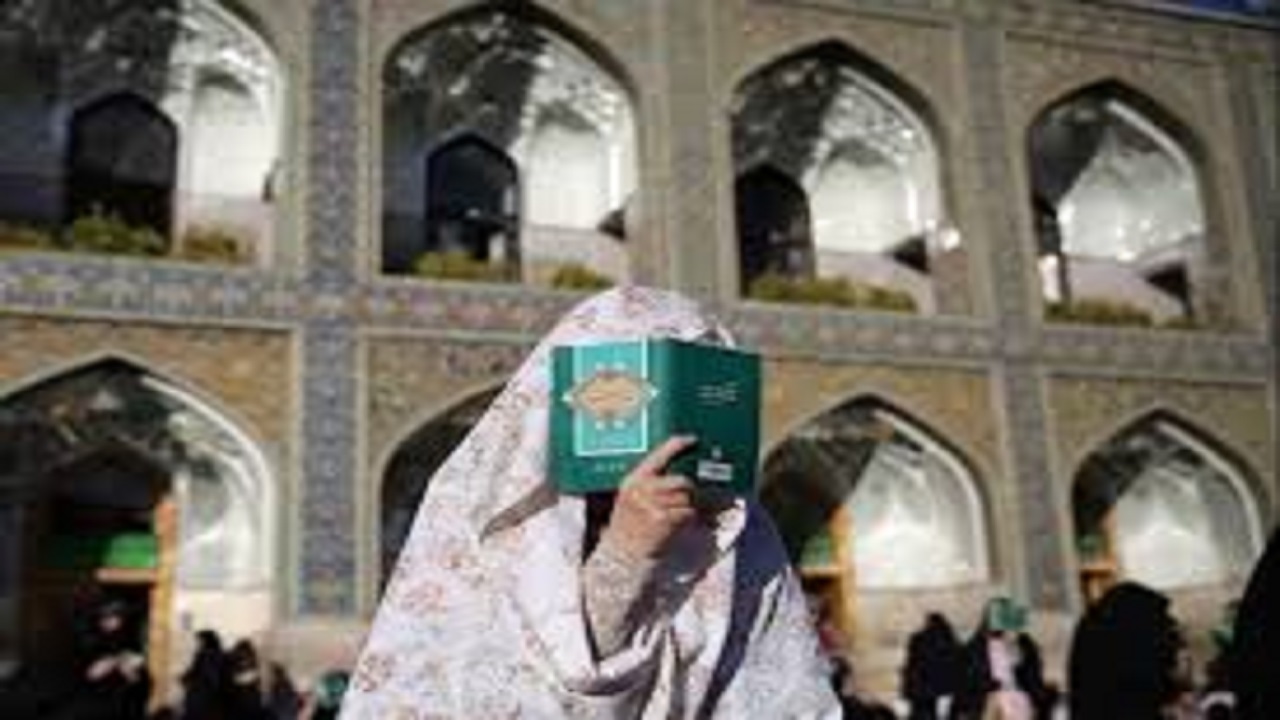 دعای پر فیض عرفه در حرم مطهر رضوی