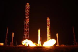 موشک پروتون روسیه ماهواره‌های ارتباطی «اکسپرس» را به فضا می‌فرستد