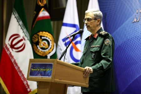 سرلشکر باقری: شکست تروریست‌ها در سوریه باعث شد با آرامش پیشرفت کنیم
