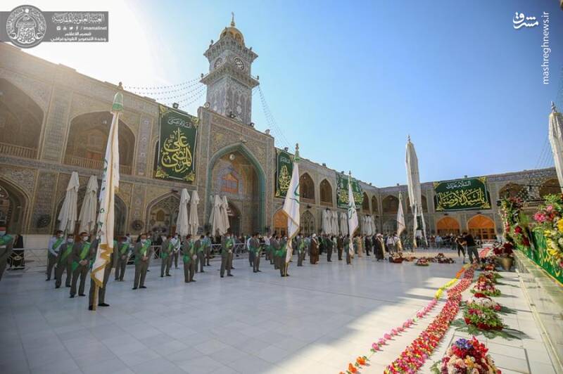 تعویض پرچم حرم حضرت علی(ع)