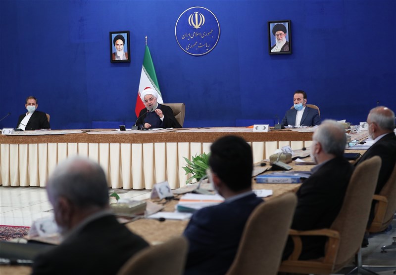 پاسخ رئیس جمهور به اختلاف افکنان میان قوا؛ وقتی روحانی به پیام تهدیدآمیز ترامپ خندید