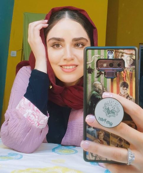 چهره ها/ سلفی آینه ای هانیه غلامی