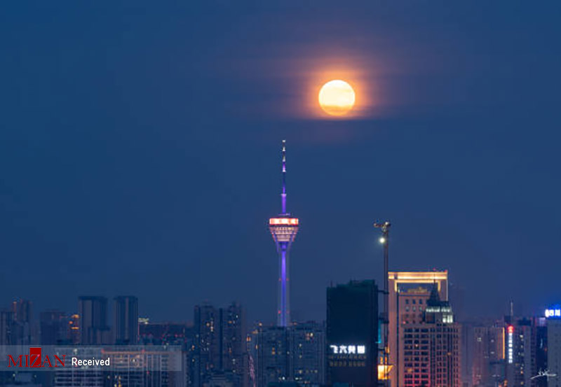 طلوع ماه کامل در چین