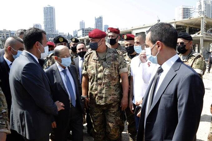 بازدید رئیس‌جمهور لبنان از محل انفجار