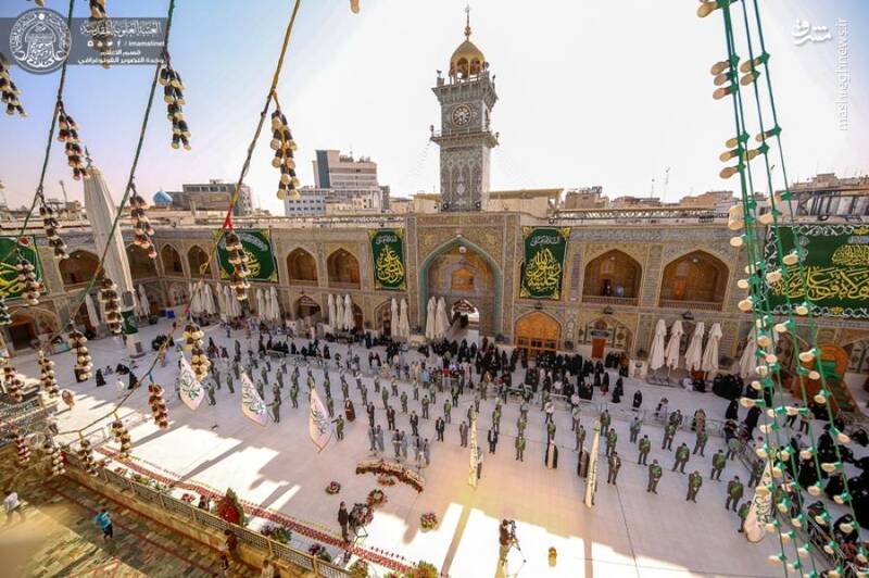 تعویض پرچم حرم حضرت علی(ع)
