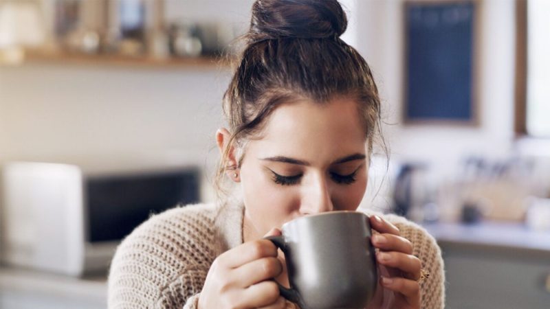 چرا نباید از مایکروویو برای گرم کردن چای استفاده کرد؛ علم توضیح می دهد