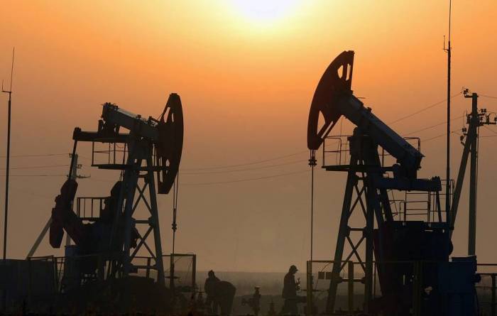 کاهش اندک قیمت نفت در بازارهای جهانی