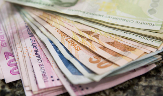 کاهش ارزش لیر در مقابل دلار