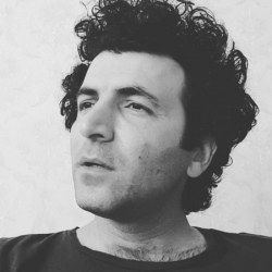 آهنگ «آشنایی ها» را با صدای طاهر قریشی بشنوید