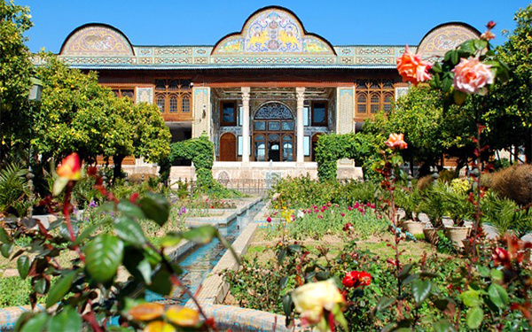 ماجرای کافی شاپ و آتش سوزی نارنجستان قوام شیراز
