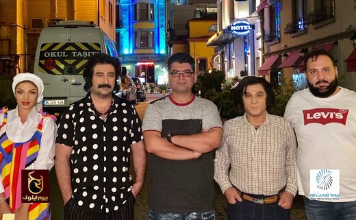 چهره جالبِ مهدی هاشمی با کلاه‌گیس در فیلم «کوسه»