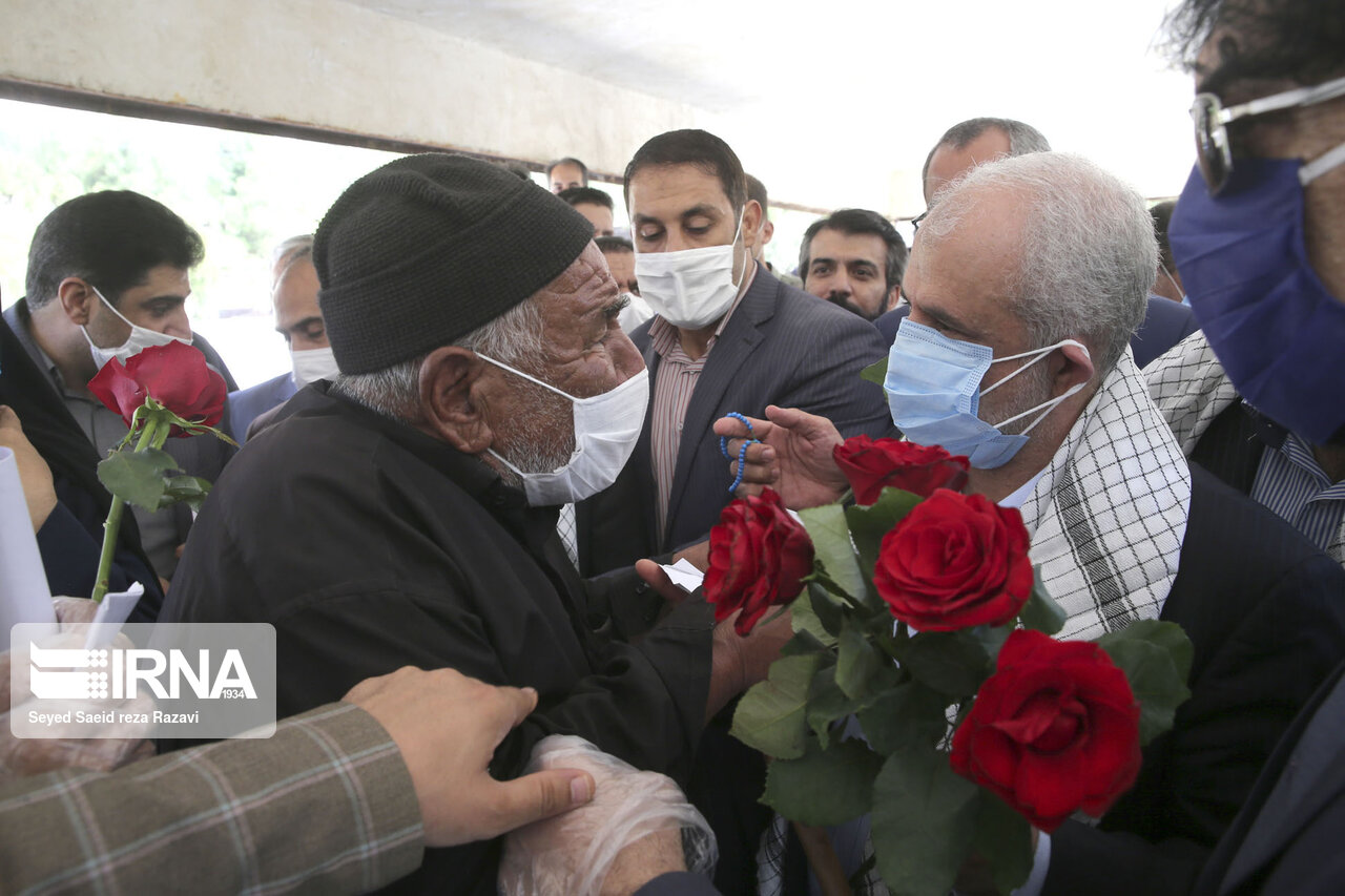 دیدار رییس بنیاد شهید با خانواده شهدا و جانبازان لرستان