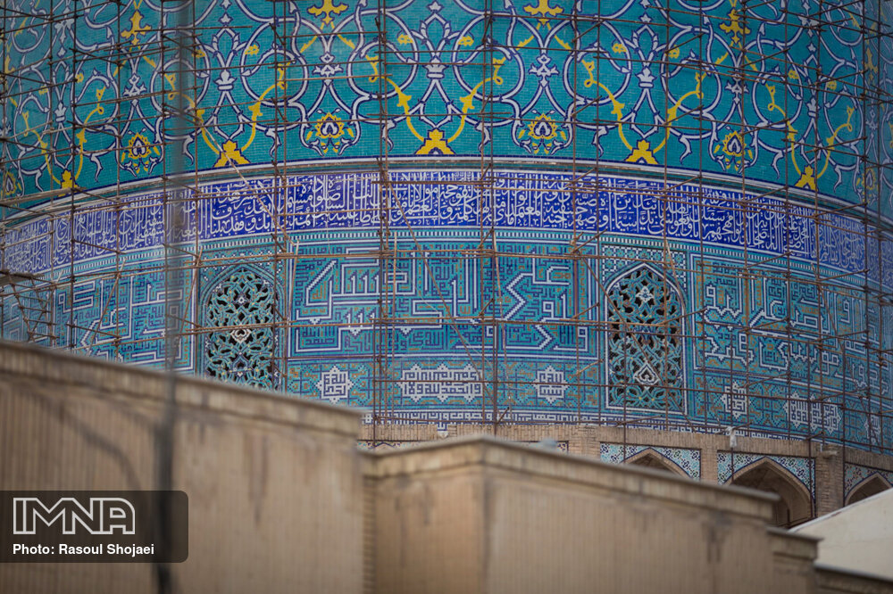 فیروزه در میانه شهر