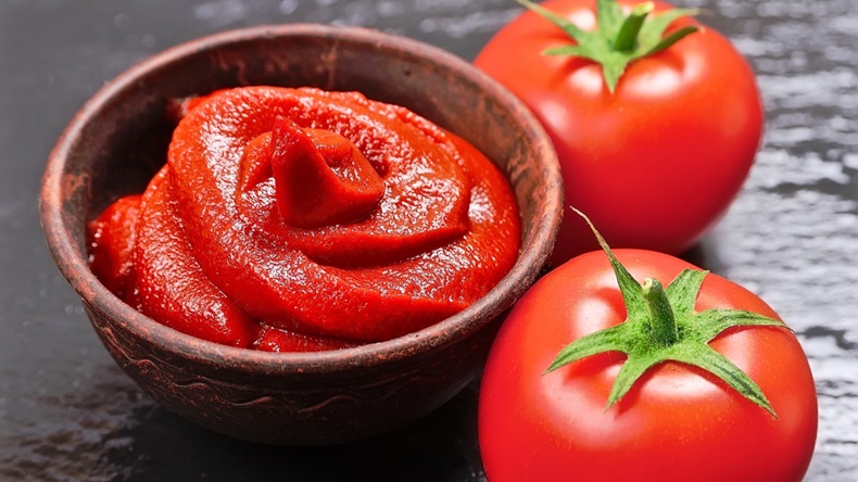 طرز تهيه رب گوجه در خانه با دستور مادربزرگها بدون کپک و تيره شدن