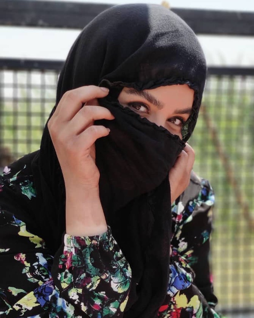 چهره ها/ عکس از تنور درآمدهِ ملیکا شریفی‌نیا