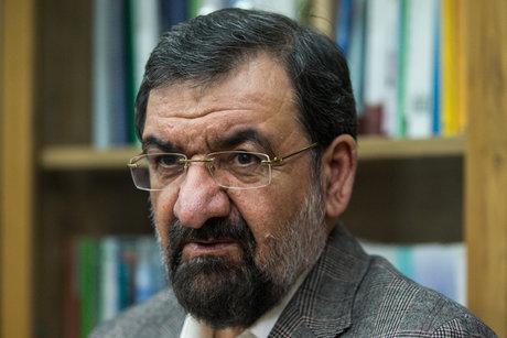 محسن رضایی: فقط بی غیرت‌ها از پشت خنجر می‌زنند