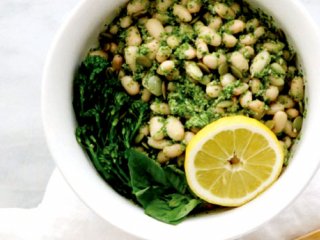 غذاي ملل/ خوراک ‌پروتئيني با لوبيا و پستوي بروکلي