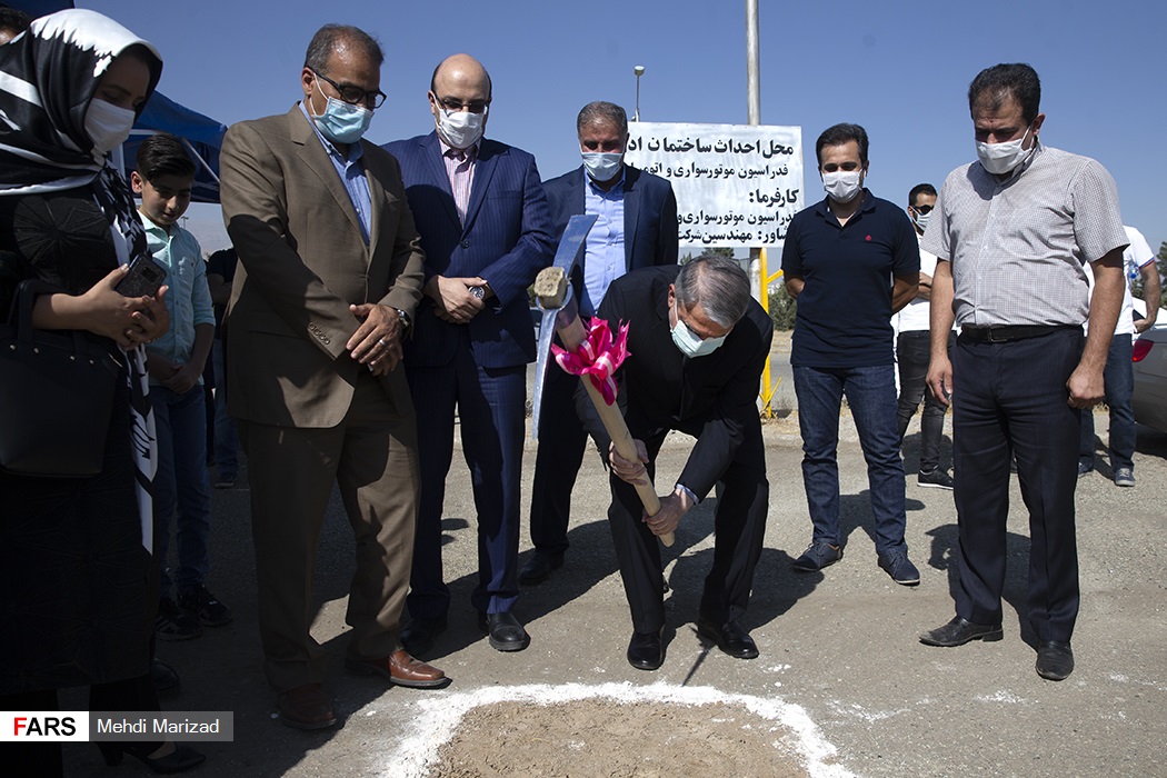 عکس/ کلنگ زنی همزمان دو مسئول!