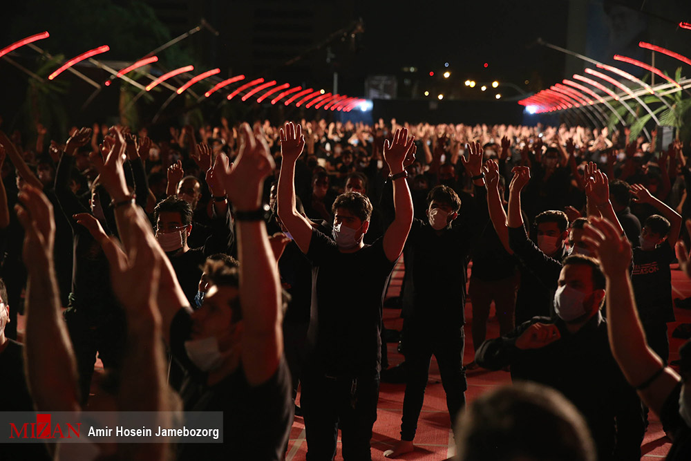 عکس/ عزاداری شب اول محرم در میدان امام خمینی (ره)