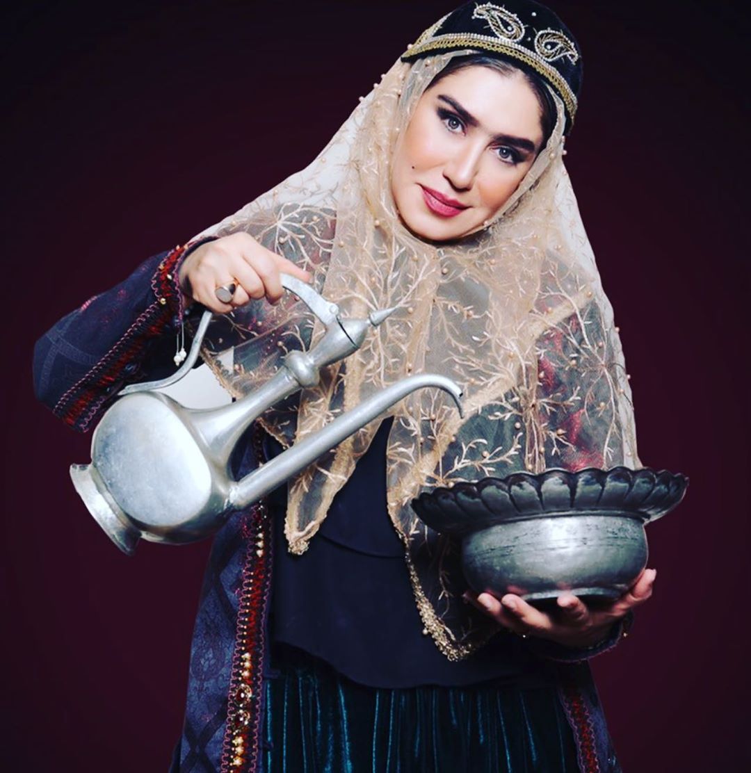 چهره ها/ نسیم ادبی با شکل و شمایل زن قجری
