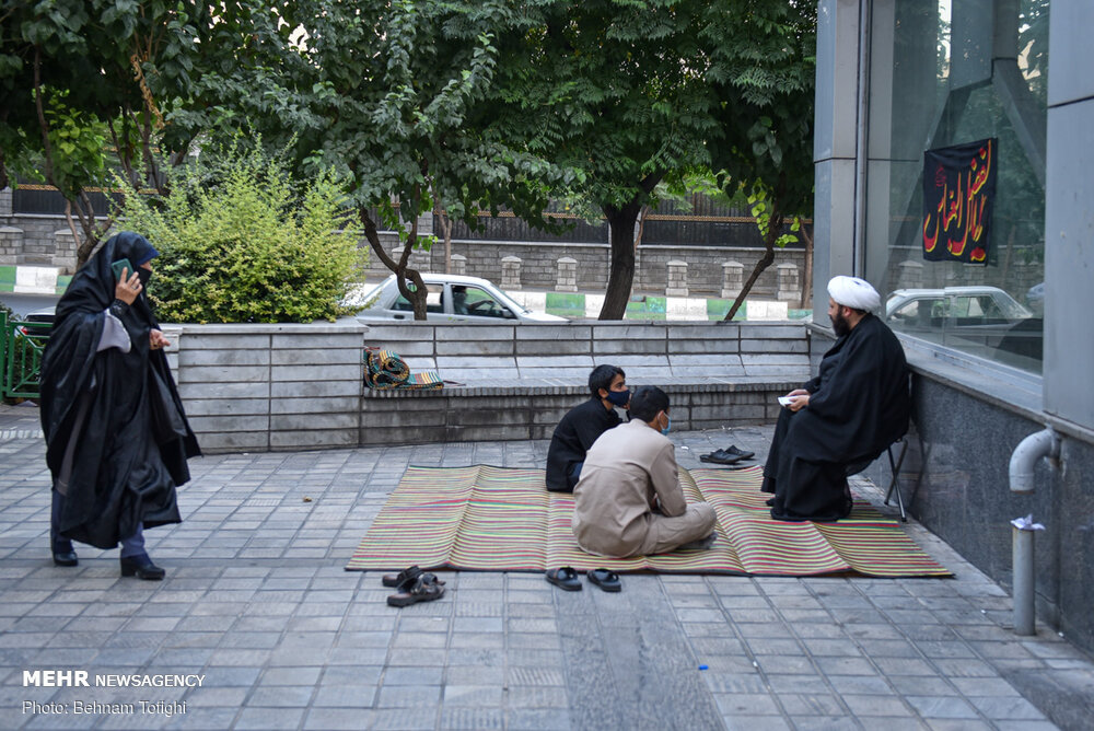 حسینیه ای برای رهگذران