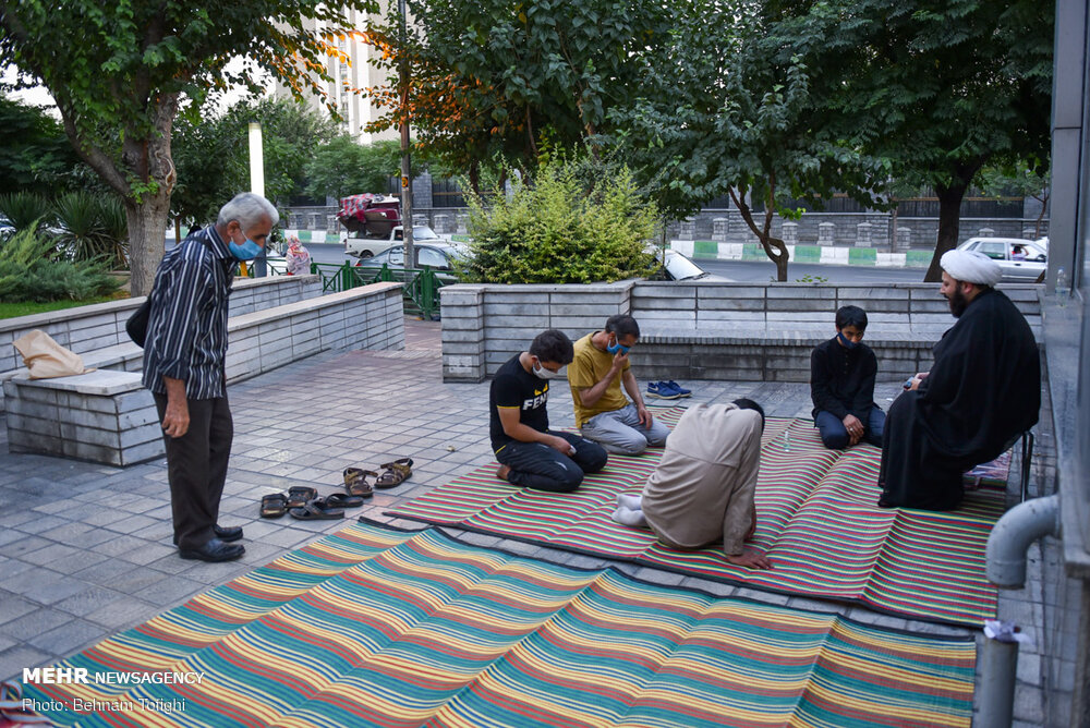 حسینیه ای برای رهگذران